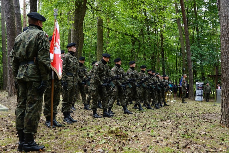Uroczystości w lasach Palędzia i Dąbrówki