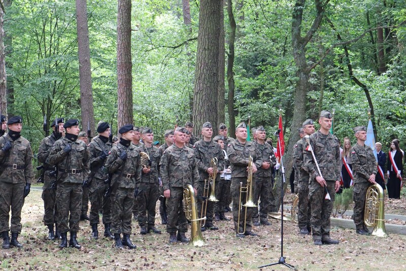 Uroczystości w lasach Palędzia i Dąbrówki