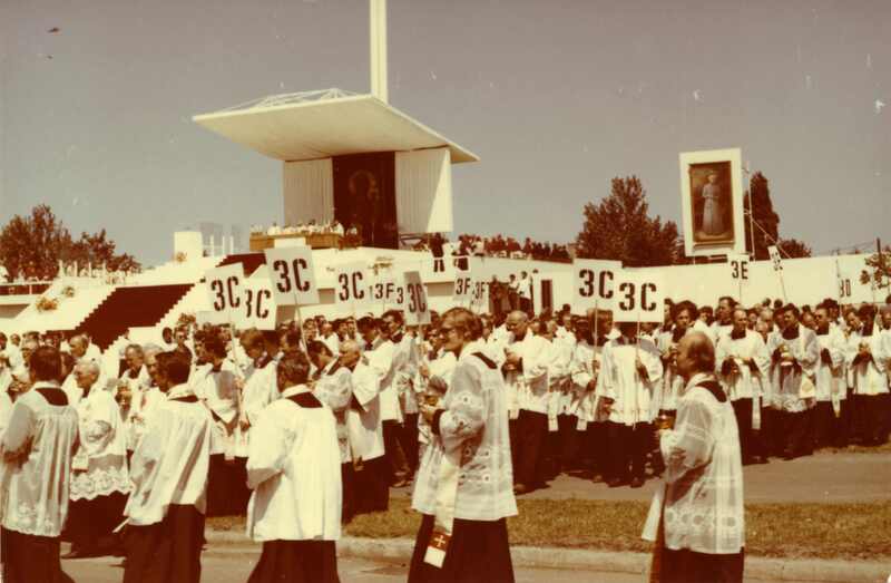 Msza beatyfikacyjna matki Urszuli Ledóchowskiej w Parku Kultury (Łęgi Dębińskie) w Poznaniu, 20 VI 1983 r. Sygnatura: IPNPo-7-7-2-17