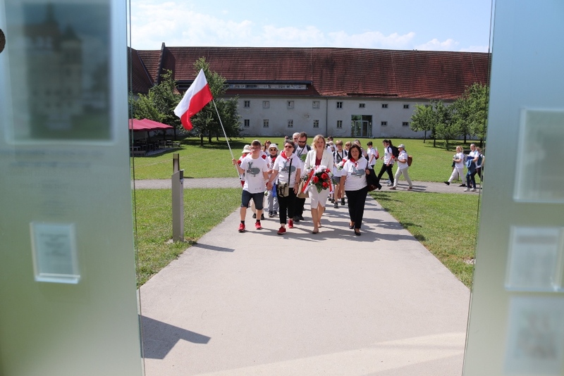 Wizyta polskiej delegacji w Zamku Śmierci Hartheim. Fot. Tomasz Cieślak