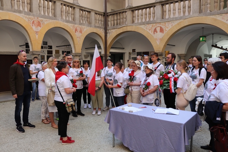 Wizyta polskiej delegacji w Zamku Śmierci Hartheim. Fot. Tomasz Cieślak