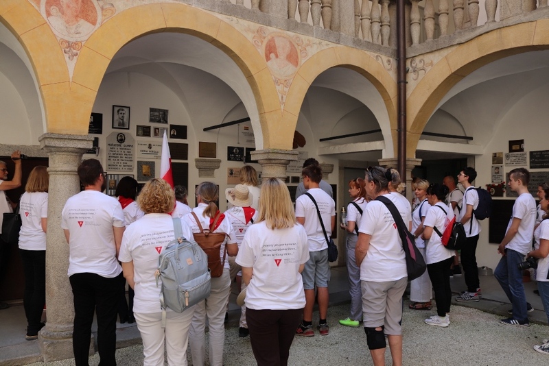 Wizyta polskiej delegacji w Zamku Śmierci Hartheim. Fot. Tomasz Cieślak