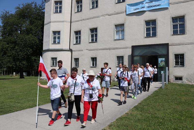 Wizyta polskiej delegacji w Zamku Śmierci Hartheim. Fot. Tomasz Cieślak