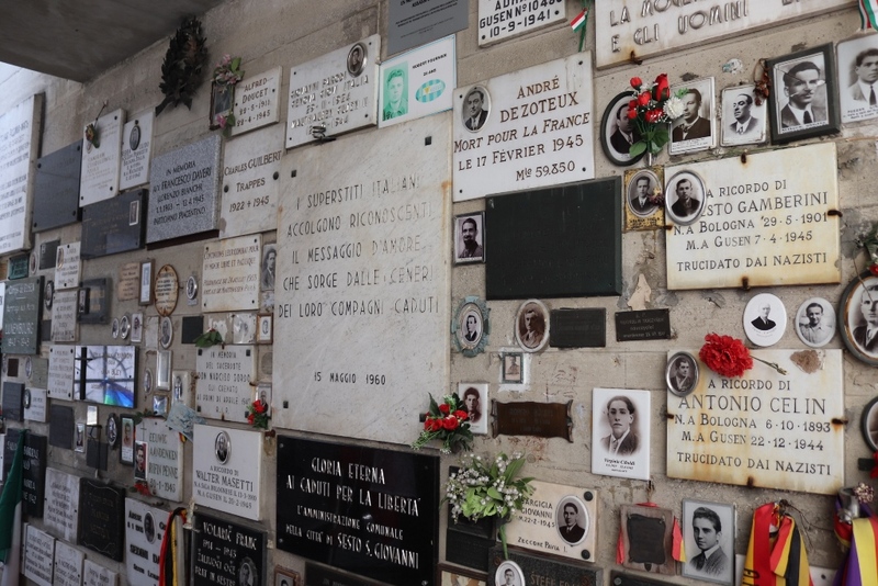 Wizyta polskiej delegacji na terenie b. niemieckiego obozu koncentracyjnego w Gusen. Fot. Tomasz Cieślak