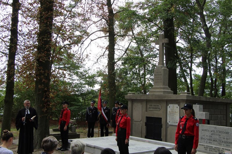 Uroczystość przekazania opieki nad grobami weteranów Ryszarda i Edwarda Woltersdorfów