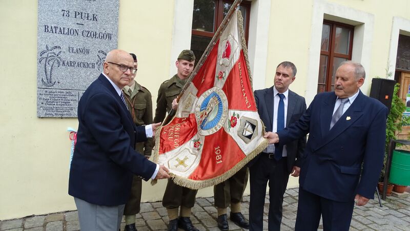 Sztandar Kombatantów 2 Korpusu Polskiego. Fot. Kazimierz Dymanus