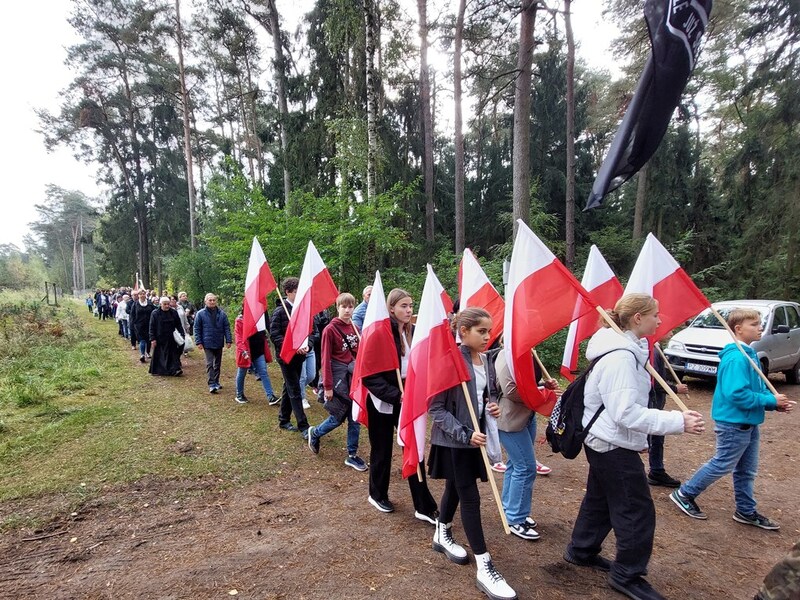 V Marsz Pamięci w Lasach Palędzia i Dąbrówki