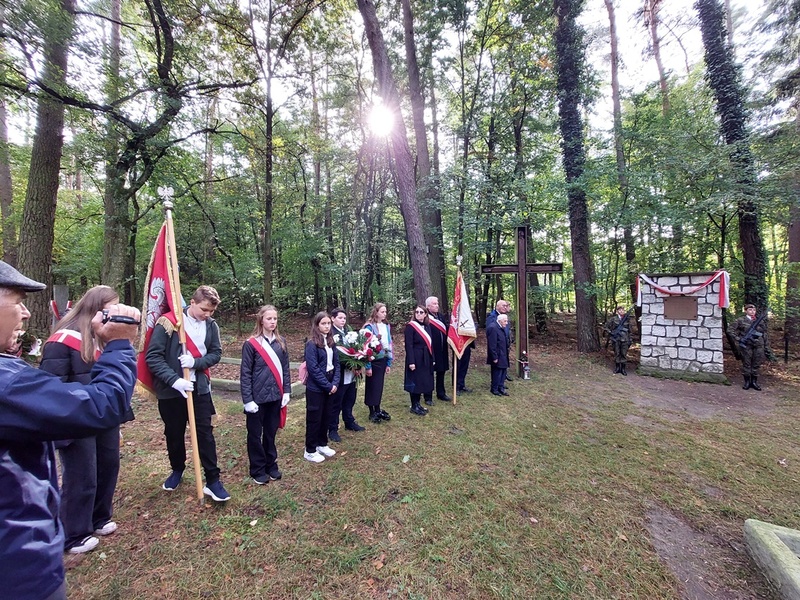 V Marsz Pamięci w Lasach Palędzia i Dąbrówki