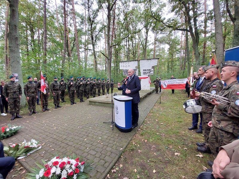 V Marsz Pamięci w Lasach Palędzia i Dąbrówki