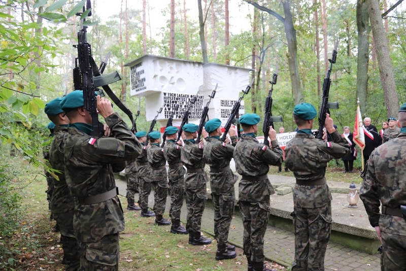 V Marsz Pamięci w Lasach Palędzia i Dąbrówki