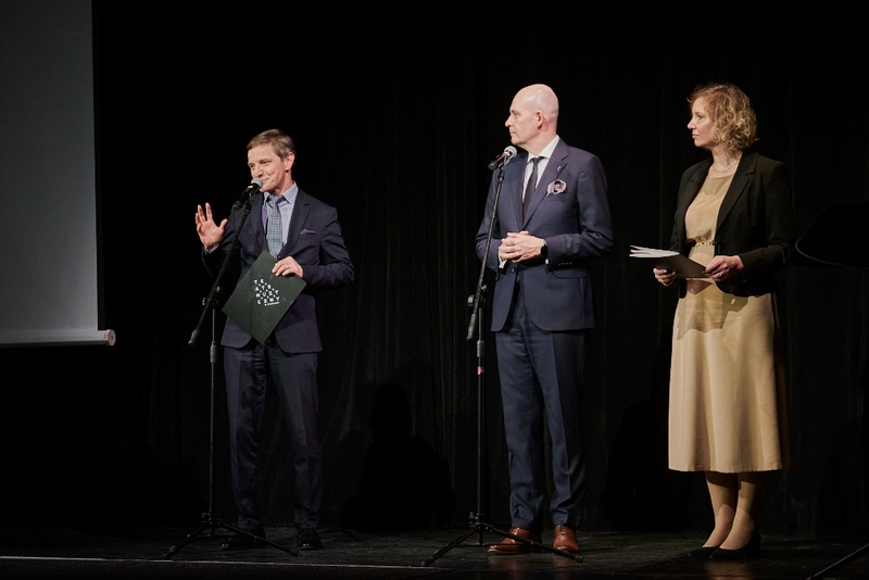 Dyrektor Teatru Muzycznego w Poznaniu Przemysław Kieliszewski, Dyrektor Instytutu Pamięci Narodowej w Poznaniu dr hab. Rafał Reczek, Naczelnik Oddziałowego Biura Edukacji Narodowej IPN w Poznaniu Marta Szczesiak-Ślusarek