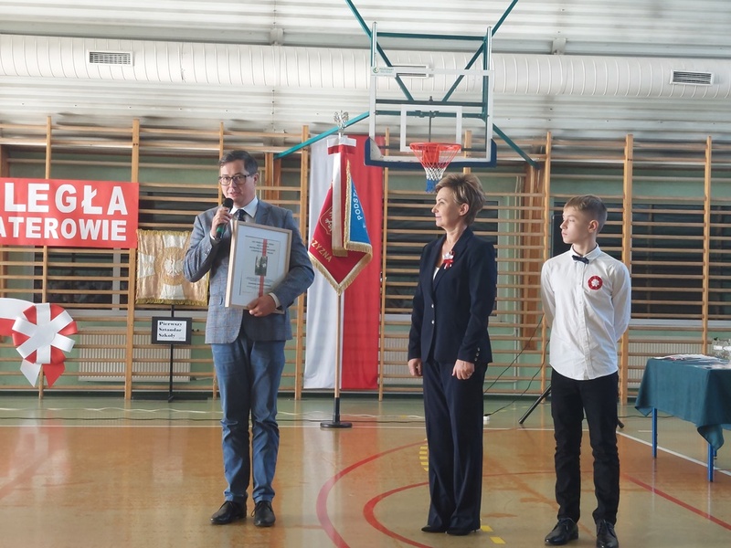 Przekazanie opieki nad grobem Powstańca Listopadowego płk. Józefa Byszewskiego