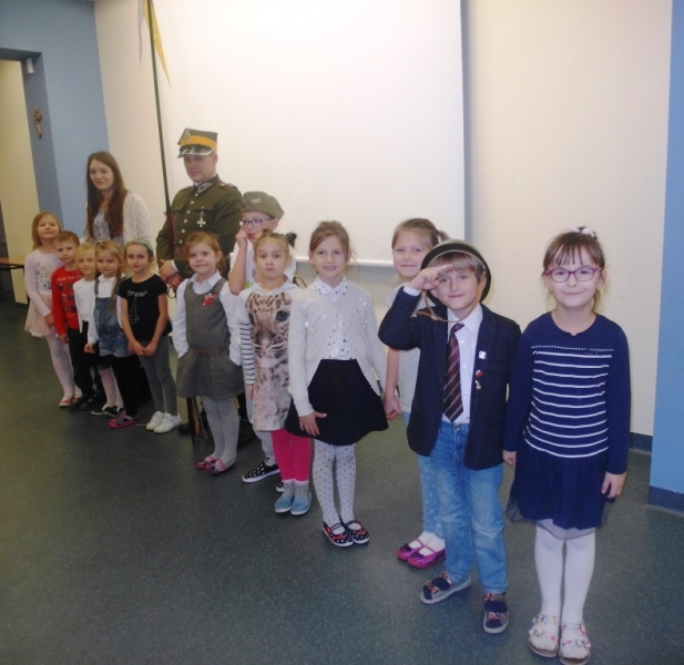 Pogadanka dla uczniów I Akademickiej Szkoły Podstawowej Fot. Z. Kościański