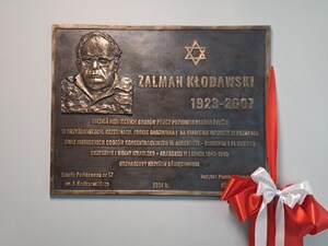 Odsłonięcie tablicy upamiętniającej Zalmana Kłodawskiego